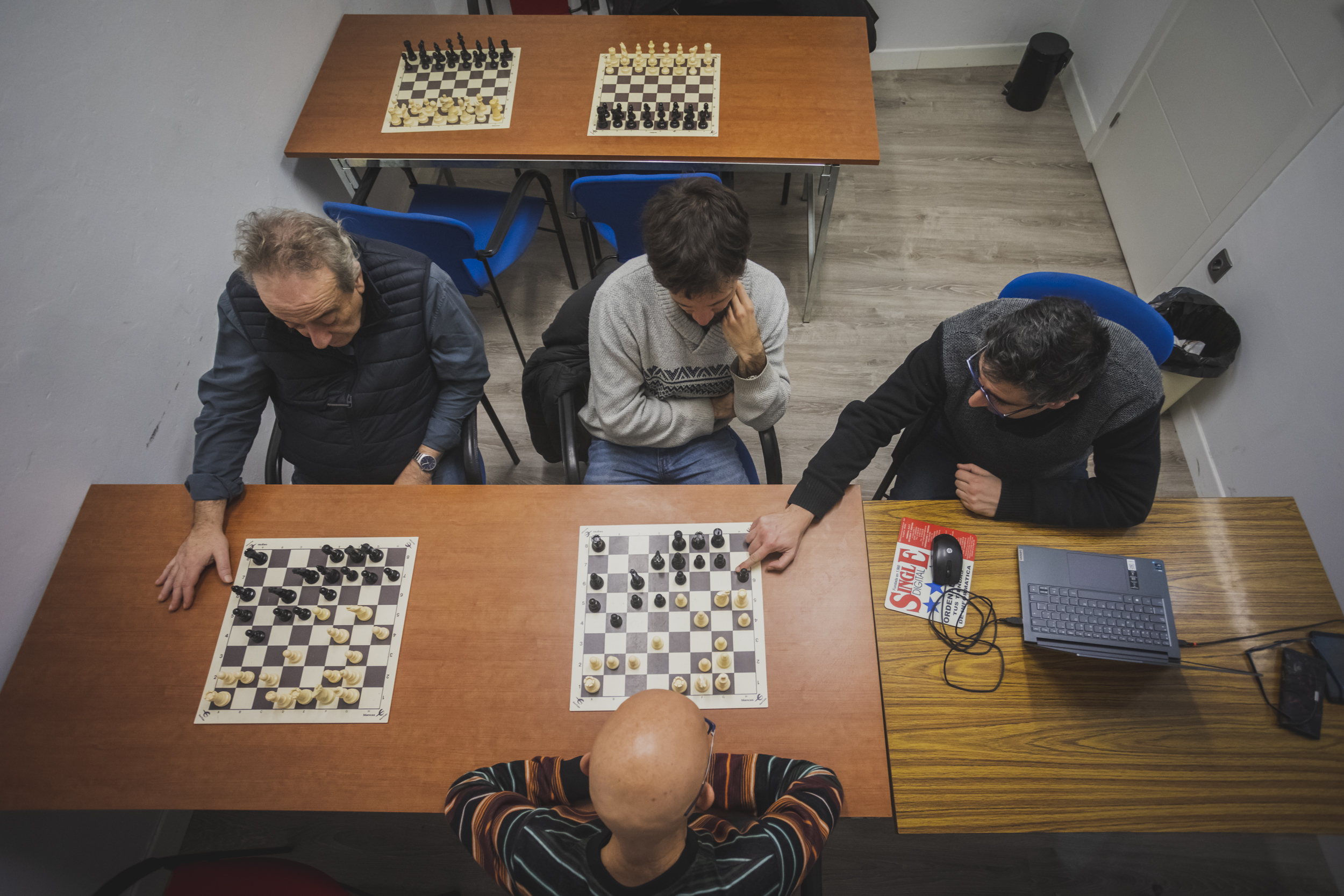 mundo64 mundo 64 ajedrez cursos talleres simultáneas zaragoza aragón