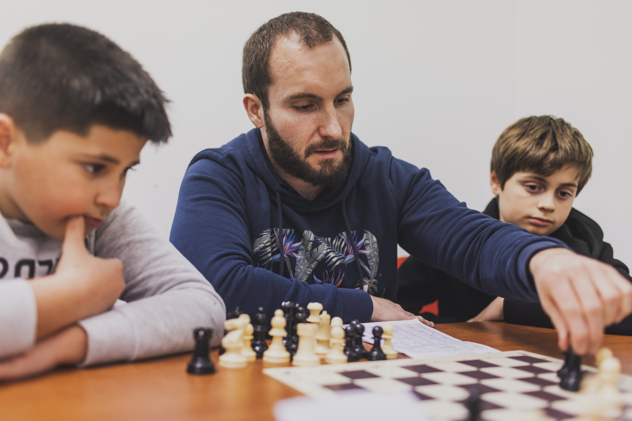 mundo64 mundo 64 ajedrez cursos talleres simultáneas zaragoza aragón